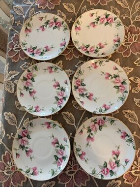 Kent China Sweetpea Floral Porcelain Saucer Set with Gold Trim